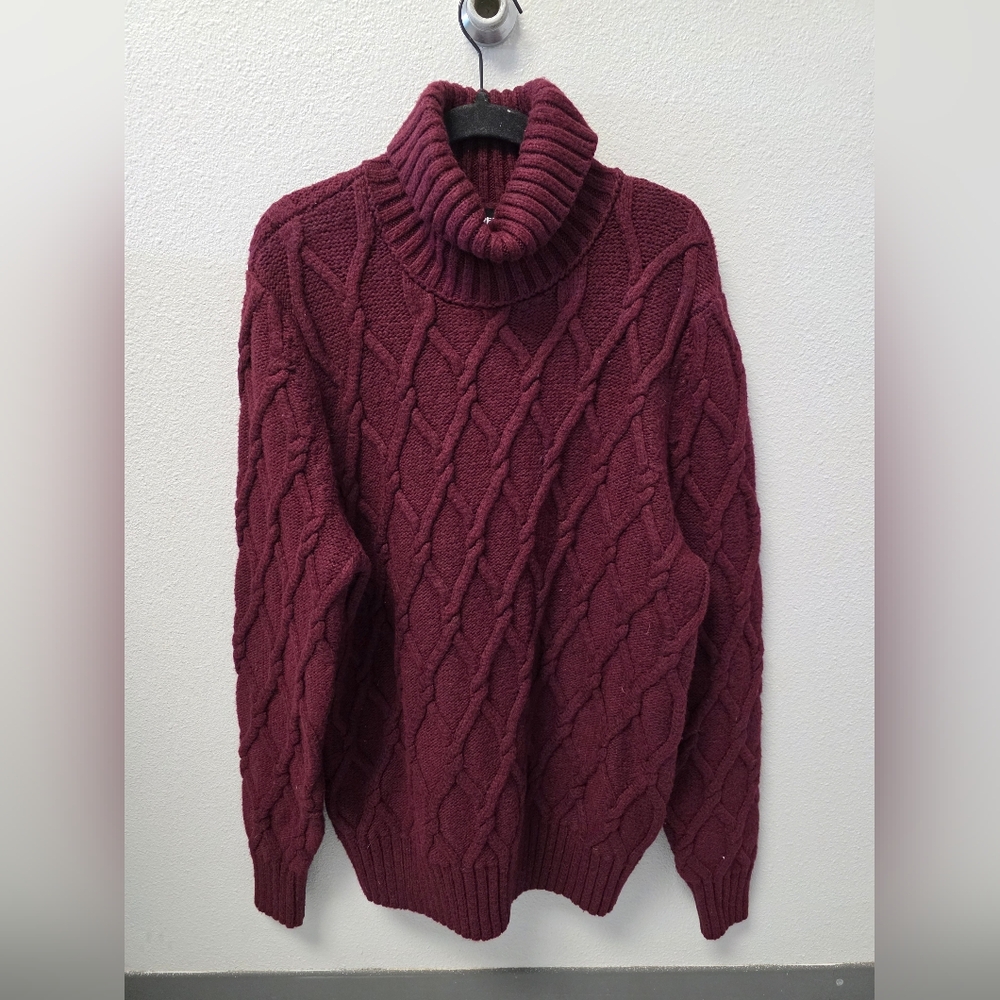 Express Plum Colored Turtle-neck Long Sleeve Sweater‎ Size Medium